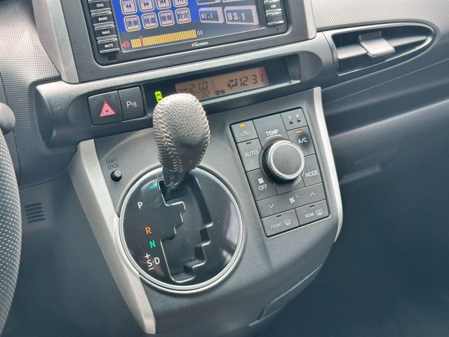 外觀漆面已整理 內裝無破損 代步神車 空間大 定速巡航 I-key 倒車影像 恆溫空調 前後雷達 電動椅  第11張相片