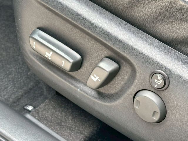 外觀漆面已整理 內裝無破損 代步神車 空間大 定速巡航 I-key 倒車影像 恆溫空調 前後雷達 電動椅  第13張相片