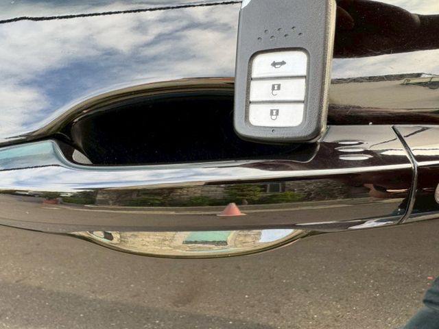 CRV S 版ACC跟車 車道偏離 自動煞車 電動尾門 全景天窗 I-key摸門原廠螢幕 倒車影像 LED頭燈 恆溫空  第8張相片