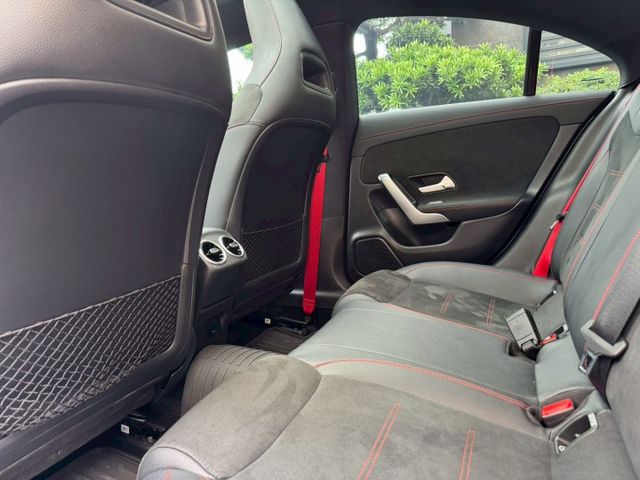 CLA35 AMG 原廠選配消光灰  ACC跟車 車道偏離 全景天窗 I-key摸門 自動停車 記憶座椅 LED頭燈 換  第9張相片