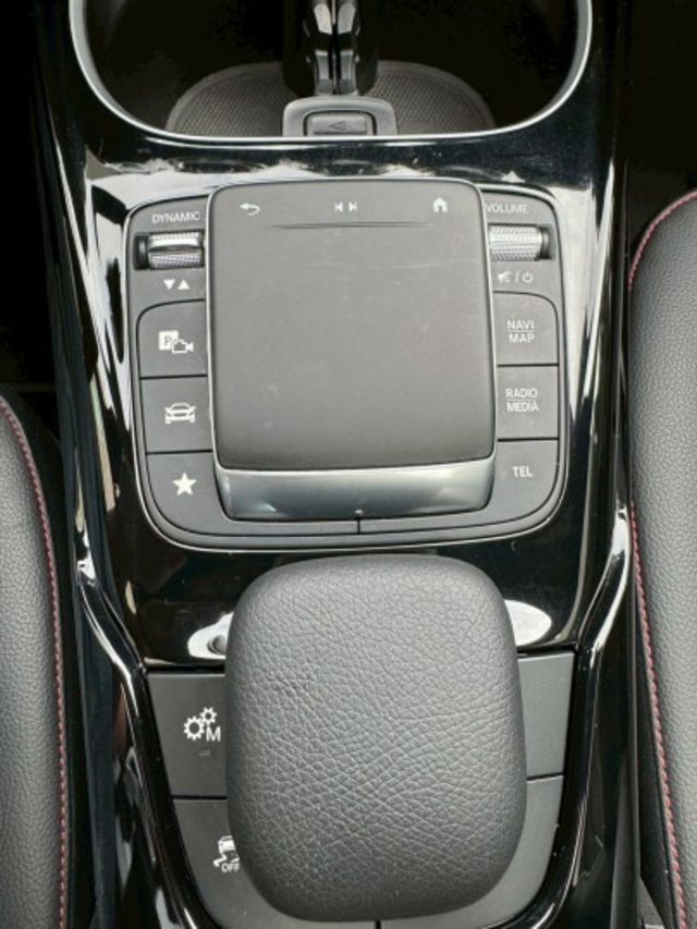 CLA35 AMG 原廠選配消光灰  ACC跟車 車道偏離 全景天窗 I-key摸門 自動停車 記憶座椅 LED頭燈 換  第10張相片