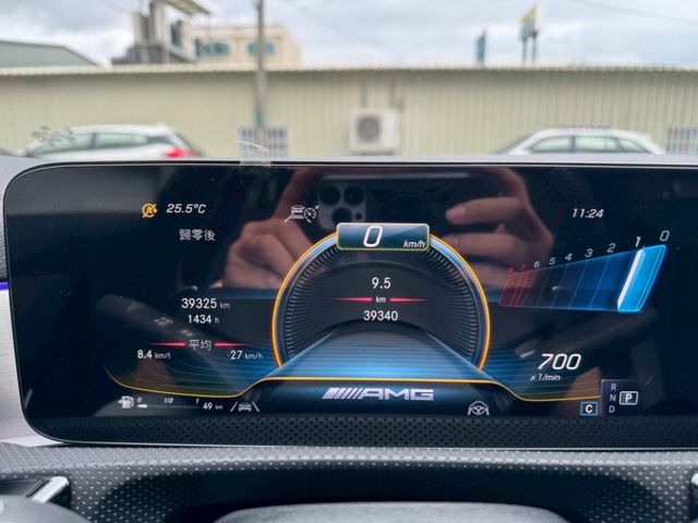 CLA35 AMG 原廠選配消光灰  ACC跟車 車道偏離 全景天窗 I-key摸門 自動停車 記憶座椅 LED頭燈 換  第16張相片