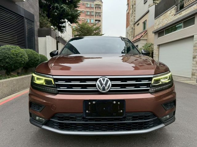 福斯TIGUAN 280 七人座 內外都有在顧 車況一級棒 無異音 換檔順暢 升級18吋鋁圈 前加大卡鉗 電尾門 I-k  第2張相片
