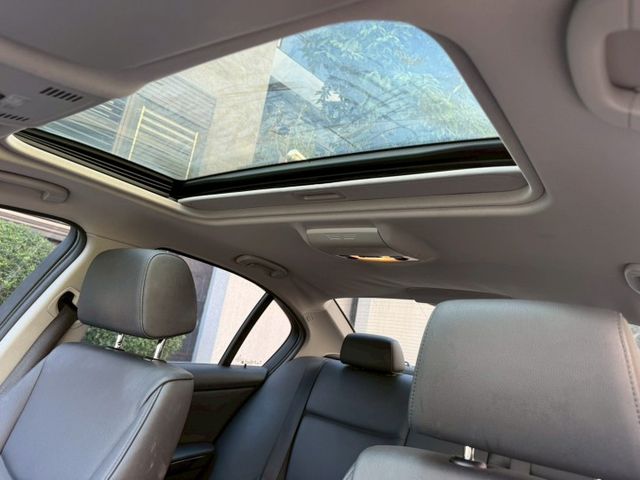 3 SERIES SEDAN E90  第14張相片