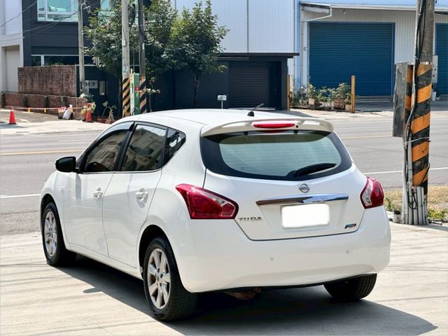 一手車 無事故 無待修 里程23萬 車況漂亮 I-key摸門 定速巡航 恆溫空調 倒車雷達  第6張相片