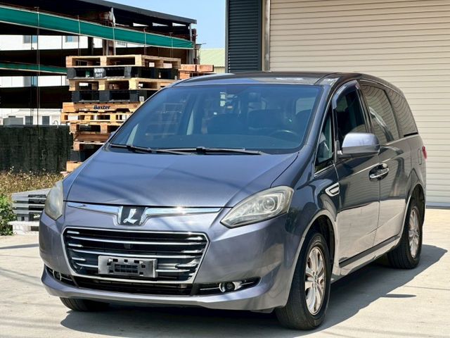 八人座 ECO  一手車 無事故 無待修 跑少 里程17萬 里程保證 恆溫空調  定速巡航  I-key摸門 倒車雷達  第1張相片