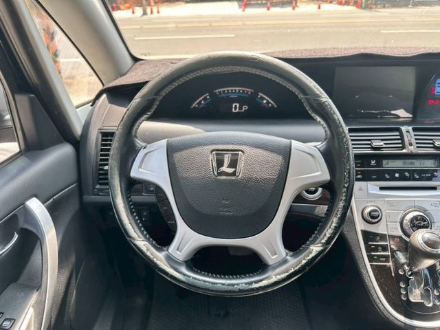 八人座 ECO  一手車 無事故 無待修 跑少 里程17萬 里程保證 恆溫空調  定速巡航  I-key摸門 倒車雷達  第8張相片