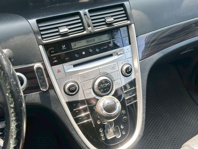 八人座 ECO  一手車 無事故 無待修 跑少 里程17萬 里程保證 恆溫空調  定速巡航  I-key摸門 倒車雷達  第10張相片