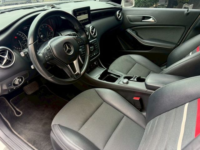 無事故 無待修 可認證 實跑14萬公里 里程保證  內外有在顧 內裝極新 定速巡航 倒車顯影 電動椅  第9張相片