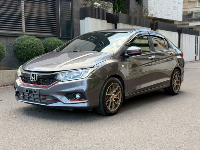 一手車 原版件 無待修 實跑14萬公里 里程保證  定速巡航 導航 倒車顯影 恆溫空調 換檔撥片  第1張相片