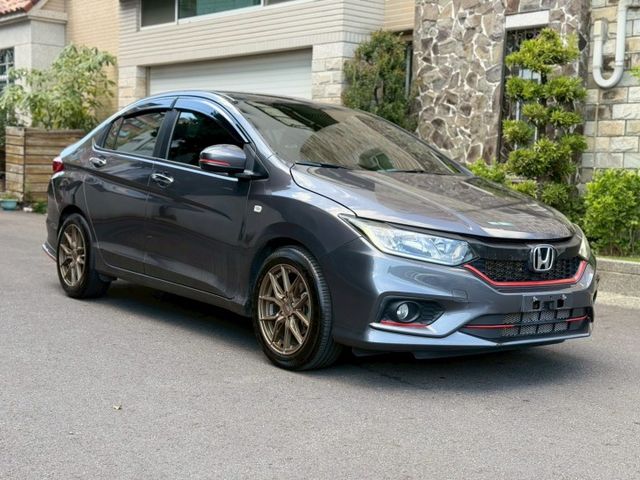 一手車 原版件 無待修 實跑14萬公里 里程保證  定速巡航 導航 倒車顯影 恆溫空調 換檔撥片  第3張相片