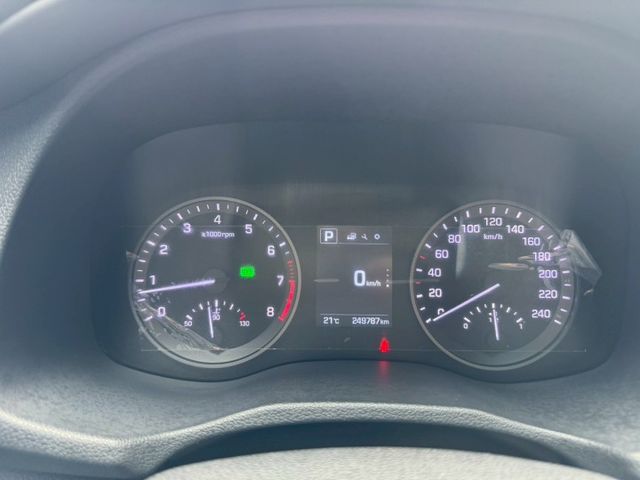 一手車 無事故 無待修 實跑24萬多公里 里程保證  I-key摸門 盲點偵測 電動椅 恆溫空調 抬頭顯示  第7張相片