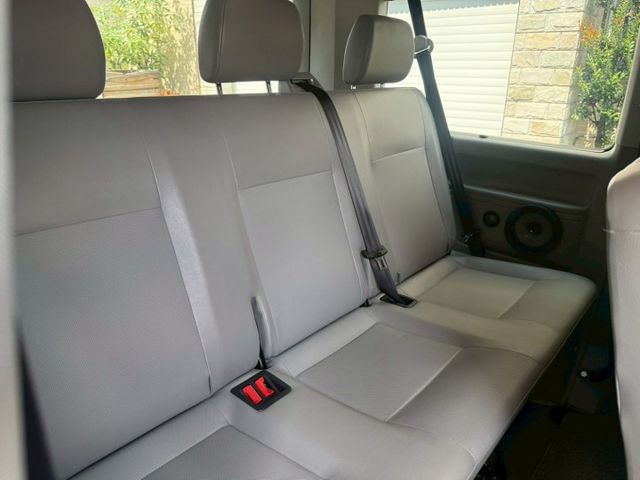 實用大空間 八人座配置 雙渦輪柴油 改安卓機 後排冷氣出風口 雙側滑門 上下車方便  第11張相片