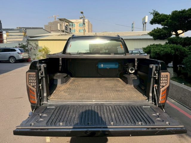 無事故 無待修 實跑19萬公里 里程保證  I-key摸門 恆溫空調 原廠螢幕 倒車顯影 定速巡航  第7張相片