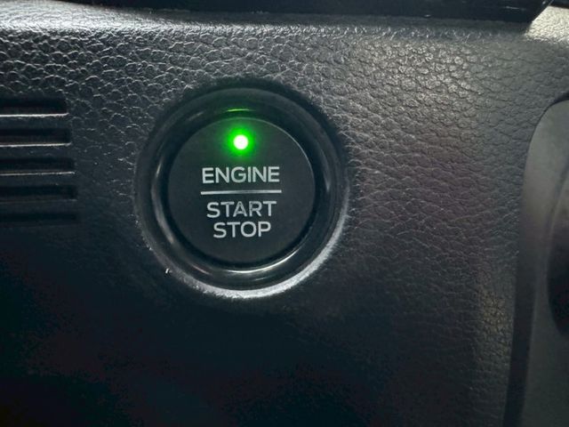 無事故 無待修 實跑19萬公里 里程保證  I-key摸門 恆溫空調 原廠螢幕 倒車顯影 定速巡航  第11張相片