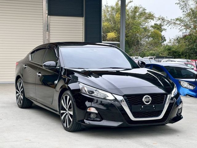 一手車 原版件 實跑17萬公里 內外都保持如新  頂級旗艦版 ACC跟車 盲點偵測 I-key免鑰匙 360環景 電動椅  第3張相片