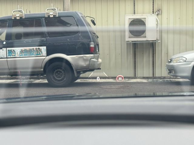 ACC跟車 車道偏離 抬頭顯示 BO音響 盲點偵測 I-key摸門 電動座椅 電子後視鏡 恆溫空調  第8張相片