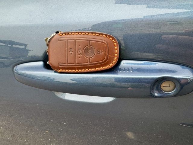 ACC跟車 車道偏離 抬頭顯示 BO音響 盲點偵測 I-key摸門 電動座椅 電子後視鏡 恆溫空調  第18張相片