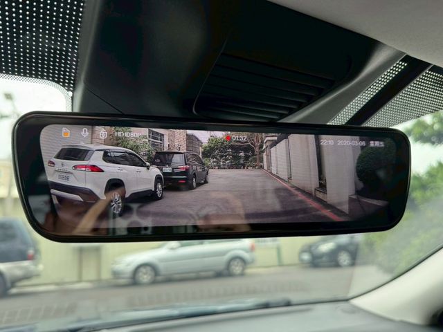 ACC跟車 車道偏離 抬頭顯示 BO音響 盲點偵測 I-key摸門 電動座椅 電子後視鏡 恆溫空調  第19張相片