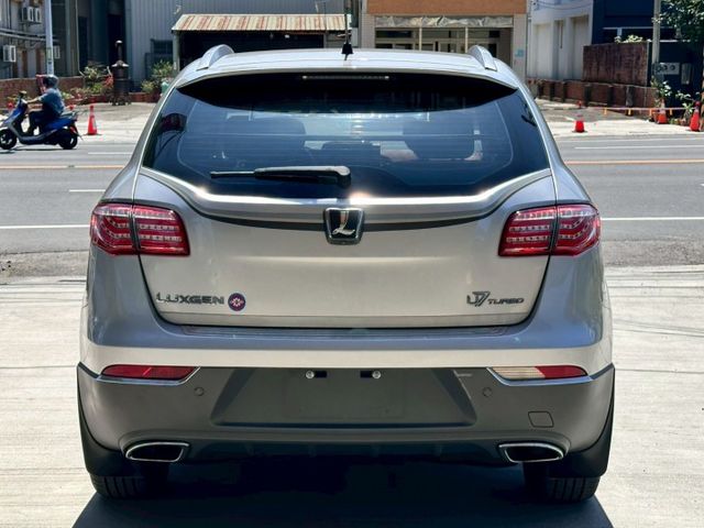 旗艦版 一手車 無事故 實跑6萬多公里 里程保證  I-key摸門 天窗 電尾門 電動椅 360環景 恆溫空調  第5張相片