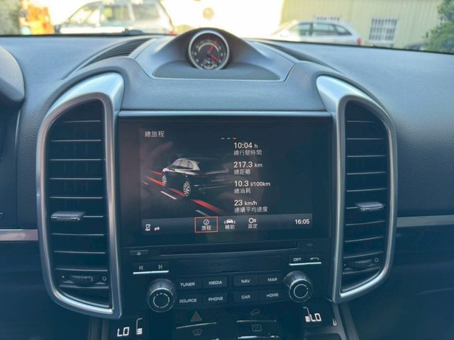 白金版 無事故 無待修 原版件 實跑18萬公里 里程保證  電動椅 倒車顯影 電熱椅 4WD 全景天窗 電尾門  第11張相片