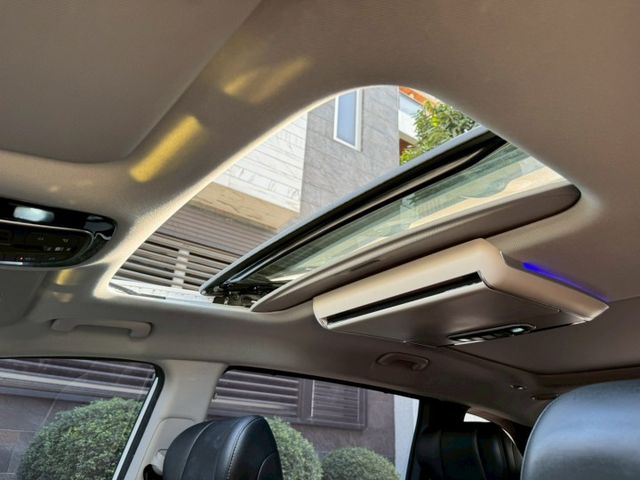 旗艦7人 一手車 無事故 無待修 里程15萬公里 車況優質 ACC跟車 車道偏離 全景天窗 盲點偵測 360環景  第16張相片