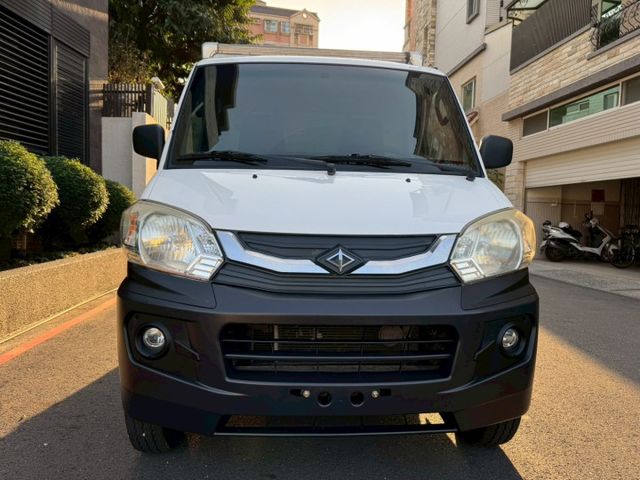 手排 車況優良 無事故 無待修 里程17萬多公里 行車記錄器 倒車顯影 改裝後箱  第2張相片