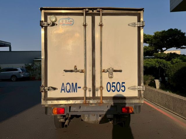 手排 車況優良 無事故 無待修 里程17萬多公里 行車記錄器 倒車顯影 改裝後箱  第4張相片