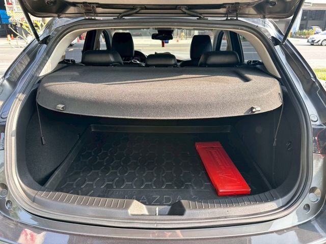 旗艦版 定速巡航 車道偏離 電動座椅 倒車顯影 BOSE音響 原廠主機 I-key摸門 恆溫空調 盲點偵測  第17張相片