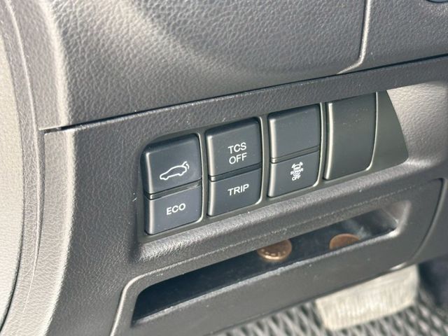 U6 GT藍調環景版 無事故 無待修 里程3.5萬 里程保證 車況佳 I-key摸門 電尾門 360環景 換檔撥片 恆  第13張相片