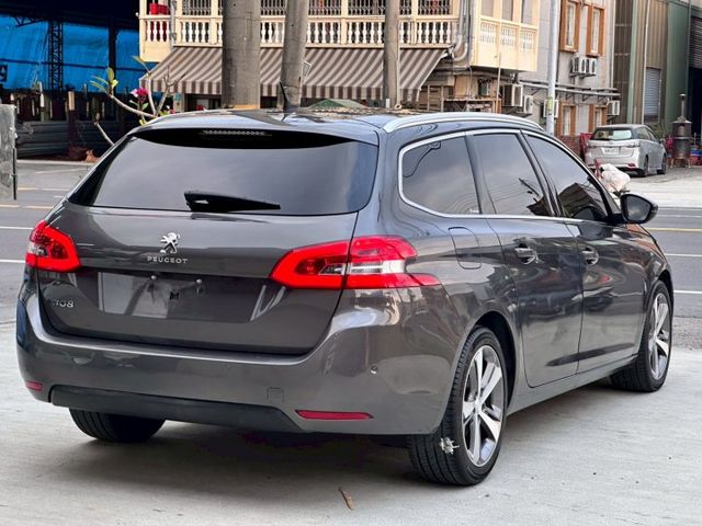 SW PureTech Allure I-key摸門 盲點偵測 360環景 車道偏離 全景天窗  第4張相片