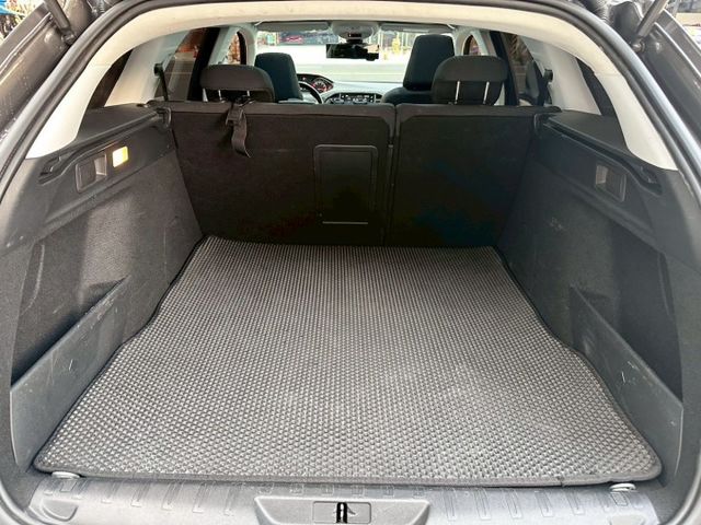 SW PureTech Allure I-key摸門 盲點偵測 360環景 車道偏離 全景天窗  第16張相片