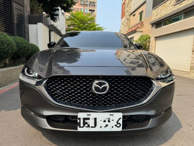 旗艦版BOSE 原版件 無事故 實跑31000公里 里程保證  BOSE音響 360環景 ACC跟車 電動椅 抬頭顯示器  第2張相片