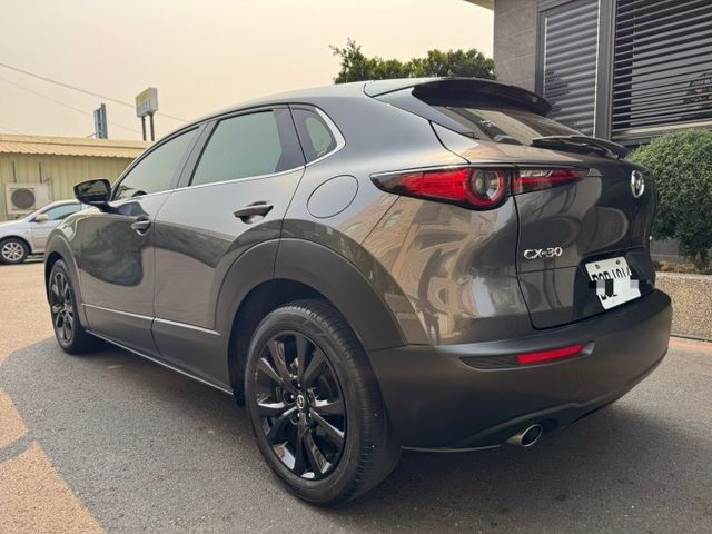 旗艦版BOSE 原版件 無事故 實跑31000公里 里程保證  BOSE音響 360環景 ACC跟車 電動椅 抬頭顯示器  第5張相片