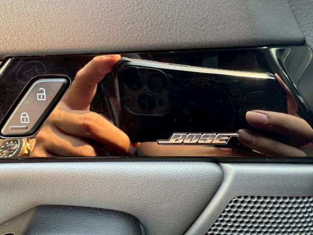 旗艦版BOSE 原版件 無事故 實跑31000公里 里程保證  BOSE音響 360環景 ACC跟車 電動椅 抬頭顯示器  第18張相片