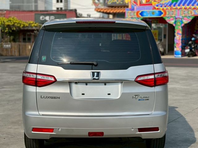 8人座 ECO  一手車 無事故 無待修 跑少 里程7.2萬 里程保證 恆溫空調  定速巡航  I-key摸門 倒車雷  第6張相片