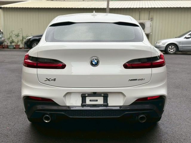 M Sport運動套件（空力套件／跑車方向盤）  ACC主動跟車系統  抬頭顯示器（HUD）  全景天窗  Keyles  第5張相片