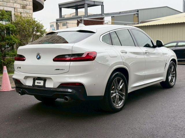 M Sport運動套件（空力套件／跑車方向盤）  ACC主動跟車系統  抬頭顯示器（HUD）  全景天窗  Keyles  第6張相片