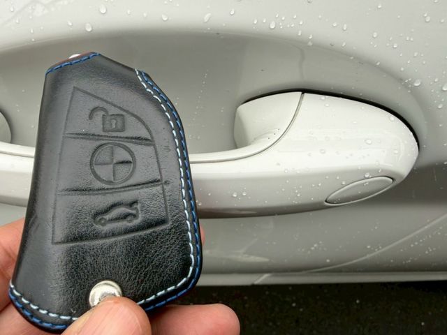 M Sport運動套件（空力套件／跑車方向盤）  ACC主動跟車系統  抬頭顯示器（HUD）  全景天窗  Keyles  第16張相片