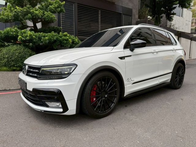Tiguan 400 TDI R-Line ACC跟車 全景式電動天窗 電動尾門 Keyless免鑰匙系統 恆溫空調  第1張相片