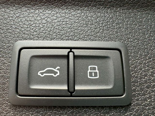 新車保固中  ACC跟車 車道偏離 360環景 盲點偵測 電動記憶座椅 電尾門 LED頭燈 I-key摸門  第16張相片