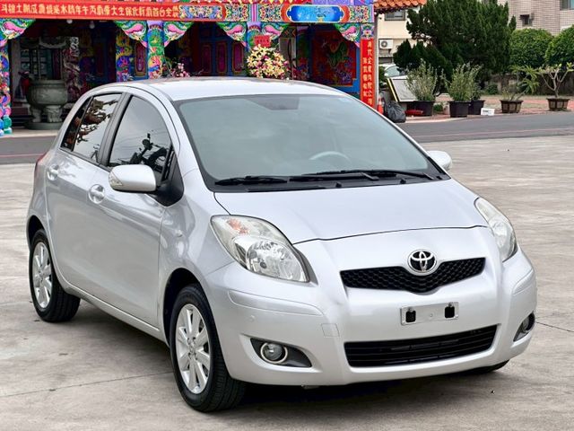 G版 無事故 無待修 里程8萬多公里而已 跑少車況佳 I-key摸門 抬頭顯示 行車記錄器 恆溫空調  第3張相片