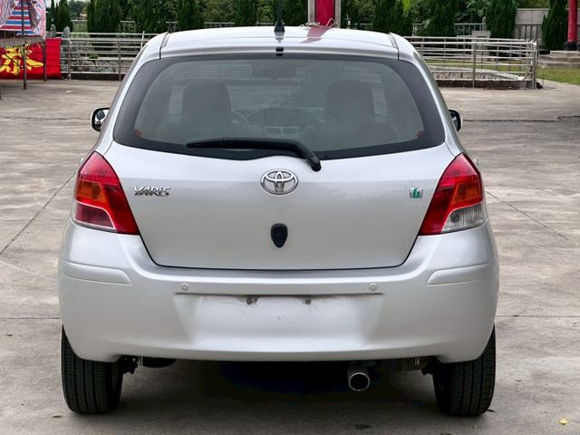 G版 無事故 無待修 里程8萬多公里而已 跑少車況佳 I-key摸門 抬頭顯示 行車記錄器 恆溫空調  第5張相片