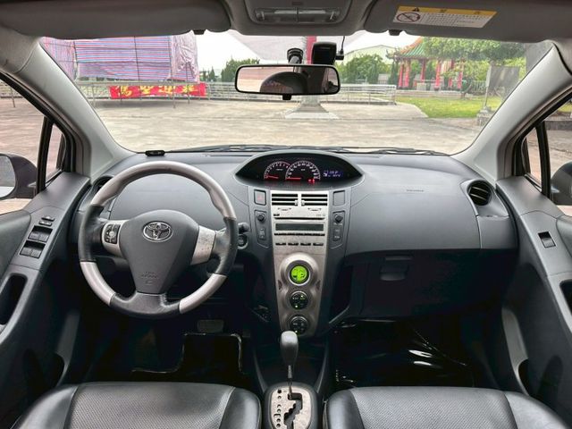 G版 無事故 無待修 里程8萬多公里而已 跑少車況佳 I-key摸門 抬頭顯示 行車記錄器 恆溫空調  第7張相片