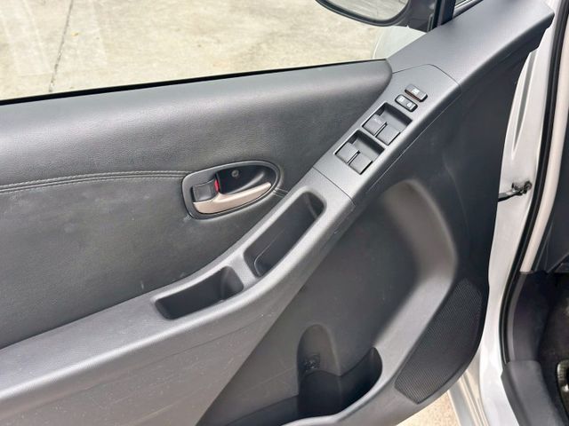 G版 無事故 無待修 里程8萬多公里而已 跑少車況佳 I-key摸門 抬頭顯示 行車記錄器 恆溫空調  第13張相片