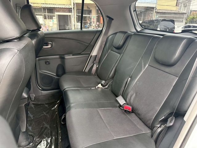 G版 無事故 無待修 里程8萬多公里而已 跑少車況佳 I-key摸門 抬頭顯示 行車記錄器 恆溫空調  第15張相片