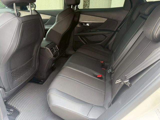 原廠保養  ACC跟車 車道偏離 360環景 I-key 摸門 盲點偵測 電動尾門 電動記憶座椅 LED頭燈 FOCAL  第9張相片