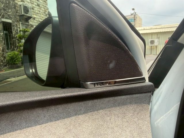 原廠保養  ACC跟車 車道偏離 360環景 I-key 摸門 盲點偵測 電動尾門 電動記憶座椅 LED頭燈 FOCAL  第10張相片