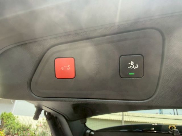 原廠保養  ACC跟車 車道偏離 360環景 I-key 摸門 盲點偵測 電動尾門 電動記憶座椅 LED頭燈 FOCAL  第13張相片