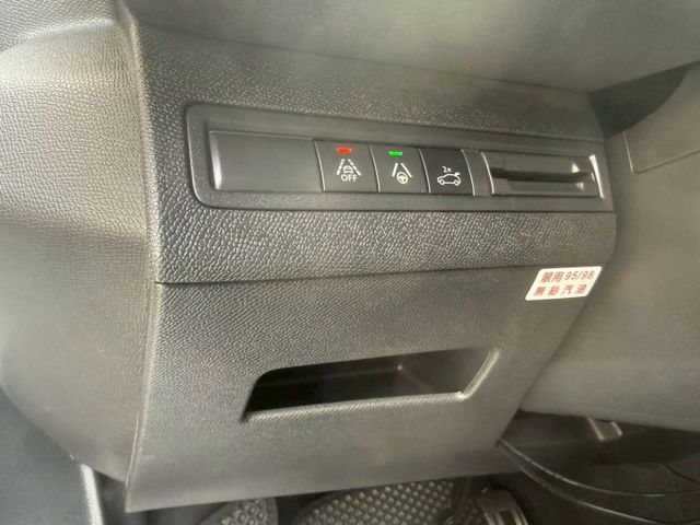 原廠保養  ACC跟車 車道偏離 360環景 I-key 摸門 盲點偵測 電動尾門 電動記憶座椅 LED頭燈 FOCAL  第15張相片